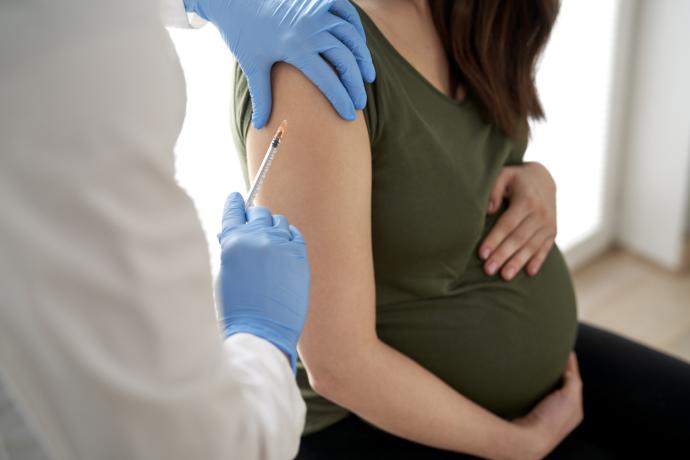 RSV immunization in pregnancy and infancy