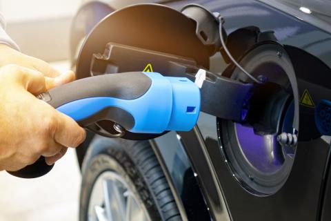 Refuelling an electric car